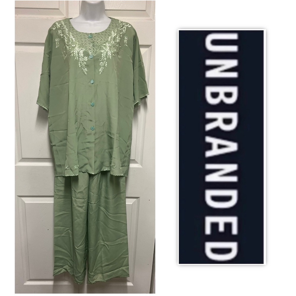 UNBRANDED Sage Two-Piece Emroideted Loungewear Set